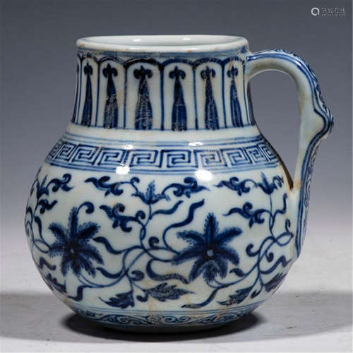 CHINESE PORCELAIN BLUE AND WHITE FLOWER WATER POT