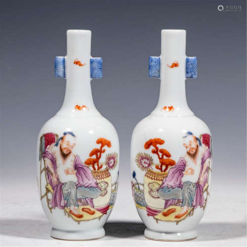 PAIR OF CHINESE PORCELAIN FAMILLE ROSE FIGURES VASE