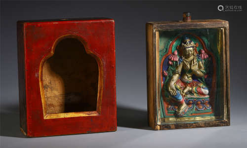 TIBETAN COLOR PAINTED BRONZE SEATED BUDDHA IN NICHE