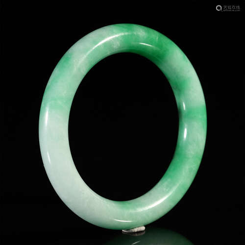 CHINESE JADEITE BANGLE