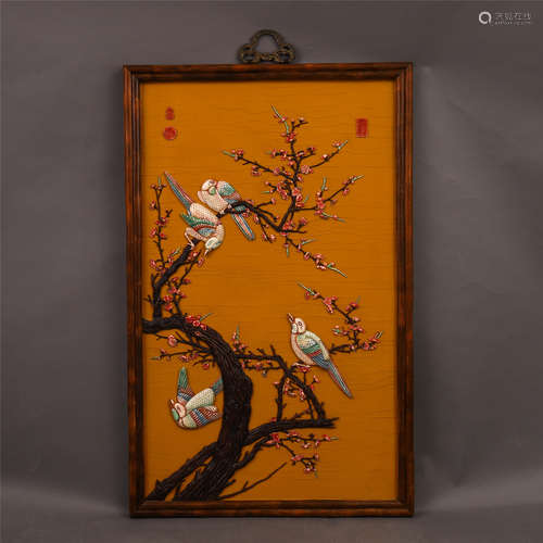 CHINESE GEM STONE INLAID YELLOW LACQUER BIRD AND FLOWER WALL HANGED SCREEN