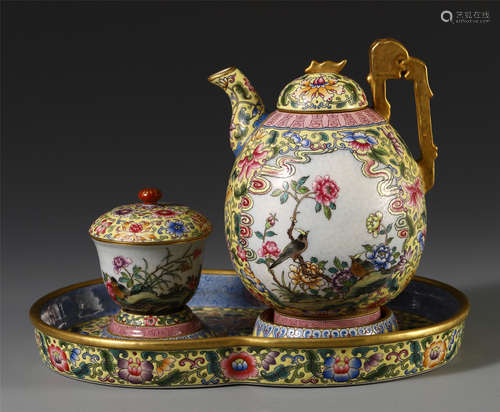 CHINESE PORCELAIN FAMILLE ROSE BIRD AND FLOWER TEA OT