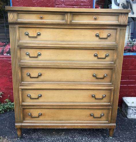 Cedar Lined Mid Century Modern Chest of Drawers