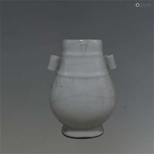 A Chinese Guan-Type White Glazed Porcelain Vase