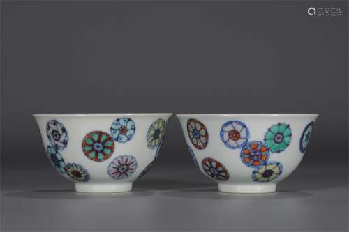 A Pair of Chinese Dou-Cai Glazed Porcelain Bowls