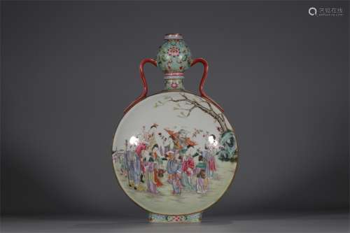 A Chinese Famille-Rose Porcelain Moon Flask