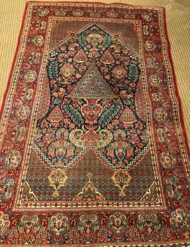 Oriental Persian Tabriz Style Rug / Carpet