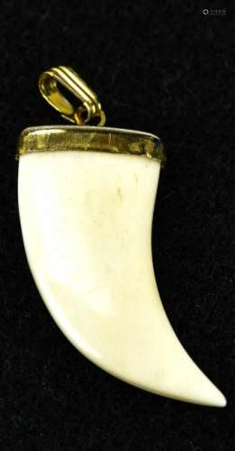 Vintage Necklace Pendant w Carved Bone 