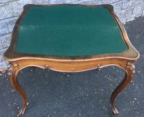 Queen Anne Style Flip Top Games Table