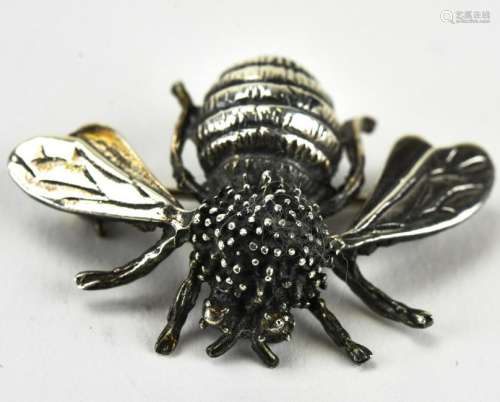 Vintage Sterling Silver Well Detailed Bee Brooch