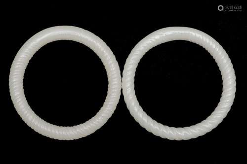 Pair of Chinese Peking glass bangles, 18-19th Century