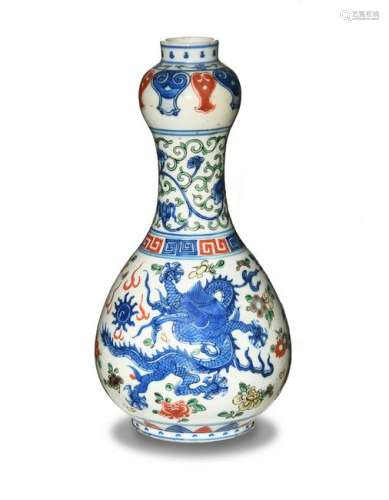 Chinese Wucai Garlic Head Vase, 19th Century