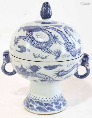 A Chinese Blue and White Footed Bowl