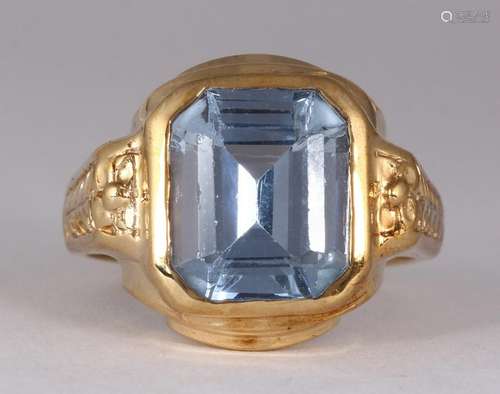 Spinel, 14k yellow gold ring