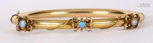 Opal, 14k yellow gold bracelet