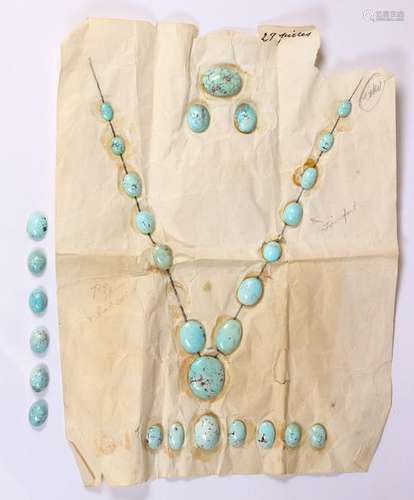 Collection of unmounted turquoise cabochans