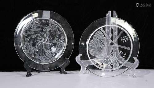 (lot of 2) Lalique Christmas frosted and clear glass