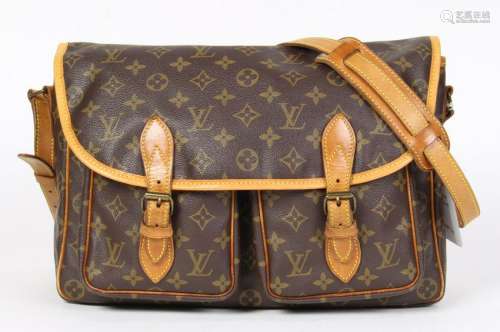 Louis Vuitton Gibeciere shoulder bag