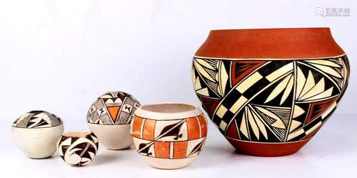 (lot of 5) Acoma pottery vessels