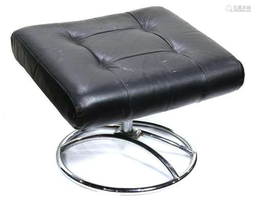 Modern black leather and chrome lounge chair with