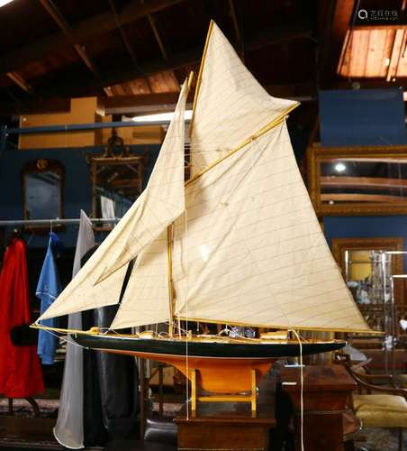 Gaff rig sloop model, the paint decorated hull