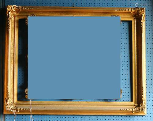 Large Victorian gilt closed corner picture frame circa