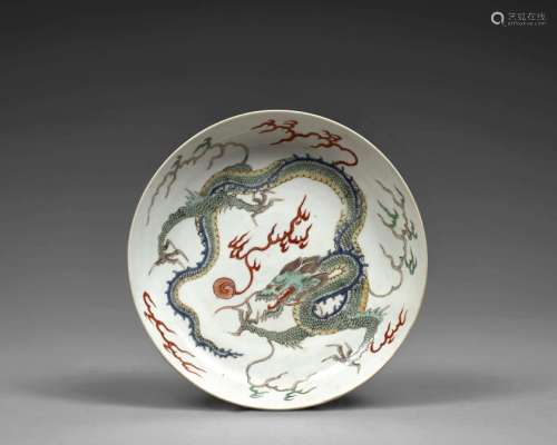 COUPE EN PORCELAINE WUCAI, Chine, dynastie Qing, époque Kangxi (1662-1722)
