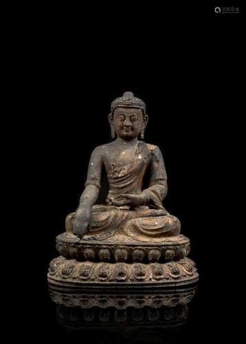 SCULPTURE DE BOUDDHA EN BOIS LAQUÉ, OR, Chine, dynastie Ming, XVe-XVIe siècle