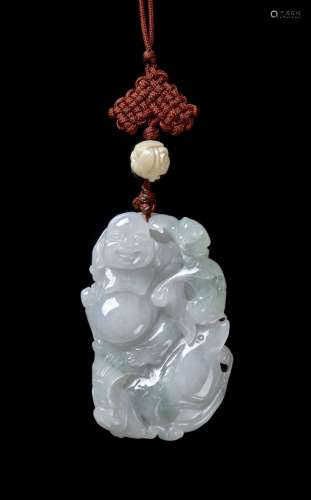 DEUX PENDENTIFS EN JADÉITE ET JADE, Chine