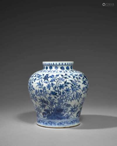 VASE EN PORCELAINE BLEU BLANC, Chine, dynastie Qing, XVIIIe-XIXe siècle