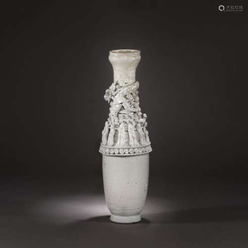 Qingbai glazed ceramic vessel, with a dragon and f…