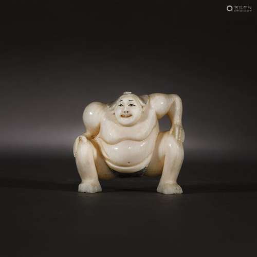 Ivory netsuke of a sumo fighter, signed by Mitsuyu…