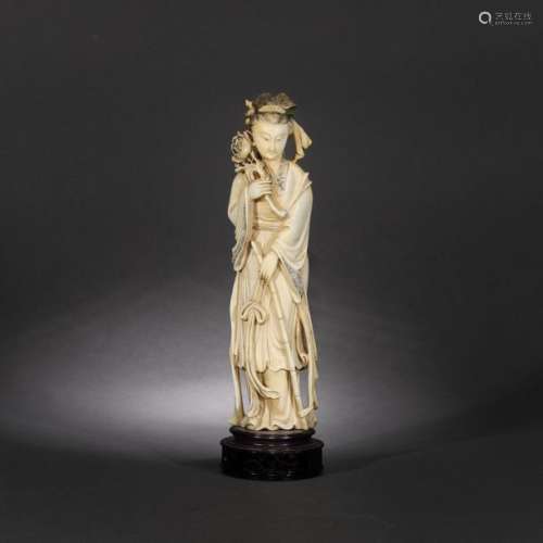 Ivory statuette of the Goddess Guanyin, end of the…