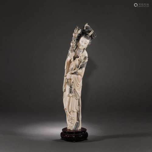 Ivory statuette of a courtesan, Qing dynasty, Chin…