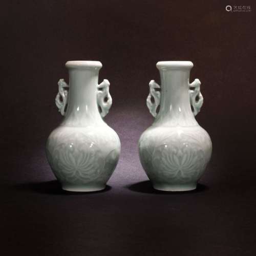 Two vessels with dragon handles, made from celadon…