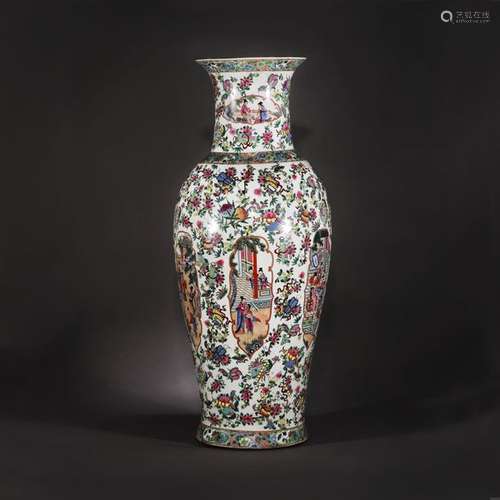 Grandiose porcelain vase decorated with the ”Hundr…