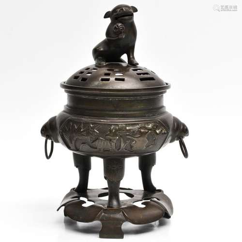 A Bronze Tripod Censer with Cover