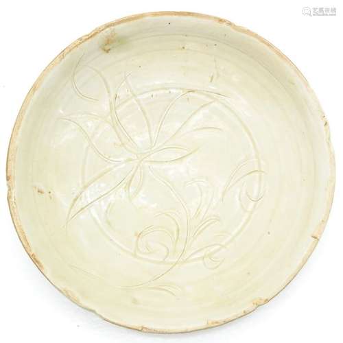 A Monochrome Cream Glazed Bowl