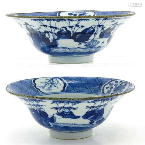 A Pair of Chinese Blue and White Bowls