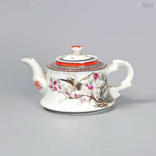 粉彩花鸟瓷茶壶