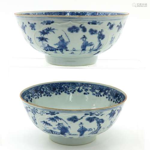 A Pair of Chinese Blue and White Serving Bowls