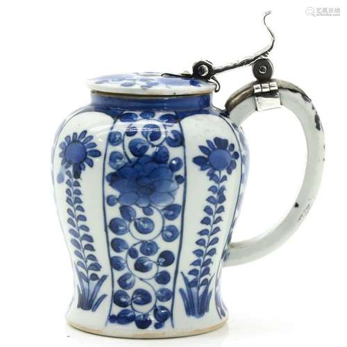 A Chinese Blue and White Mustard Pot