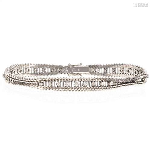 An 18KG Diamond Bracelet