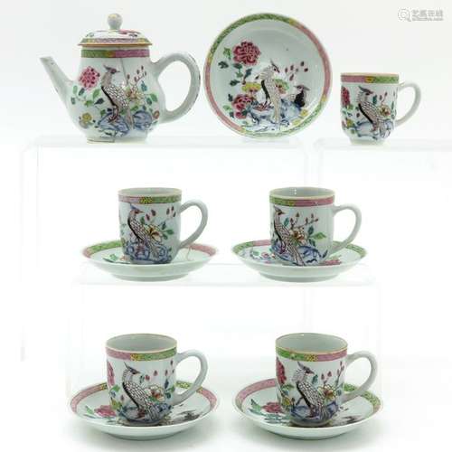 A Famille Rose Decor Tea Service