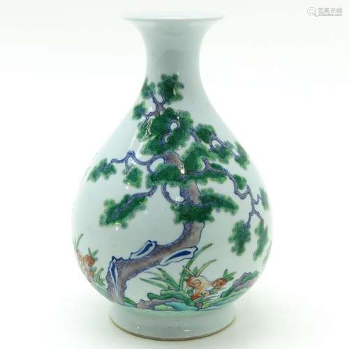 A Chinese Wucai Decor Vase