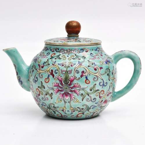 A Famille Rose Decor Teapot