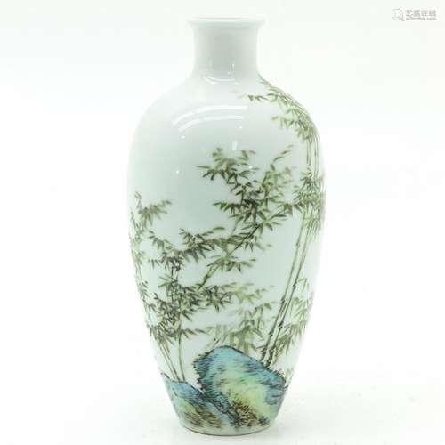 A Chinese Polychrome Decor Vase