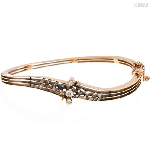 A Ladies 14KG Diamond Bracelet