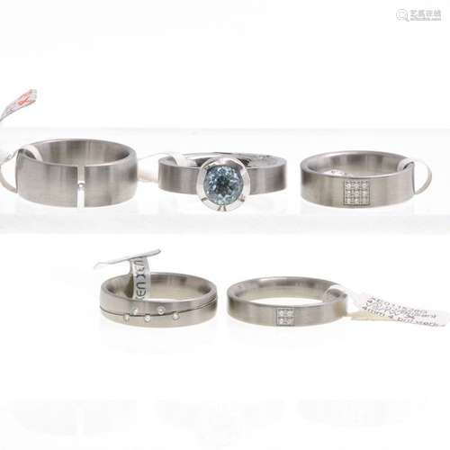 A Collection of Five Ladies Rings