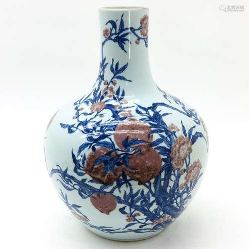 A Large Chinese Nine Peach Decor Vase